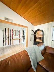 Pinetop-Lakeside Cozy Cabin • Game Room • 3Bedroom - Image 3