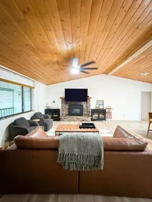 Pinetop-Lakeside Cozy Cabin • Game Room • 3Bedroom - Image 4