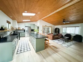 Pinetop-Lakeside Cozy Cabin • Game Room • 3Bedroom - Image 2