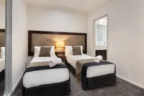 Deluxe 1 Bedroom Apartment, Northbridge Location - Image 3