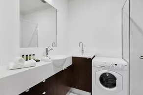 Deluxe 1 Bedroom Apartment, Northbridge Location - Image 5
