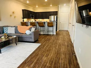Amazing Townhome GREAT Location - Image 2