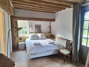 Renovated and comfortable cottage, flower-filled garden - Image 3