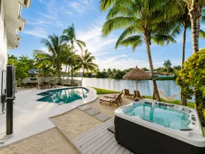 Waterfront Villa | Beach, Game Room, Cinema, Spa - Image 3