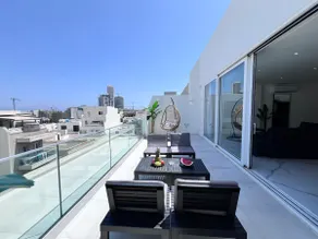 Sun-Kissed Bliss Penthouse st Julian’s, Paceville - Image 2