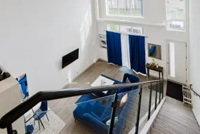 King bed, Modern Loft,10 from dt - Image 4