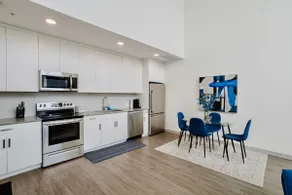King bed, Modern Loft,10 from dt - Image 5