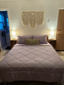 Suite w/ Private Entrance - Image 2