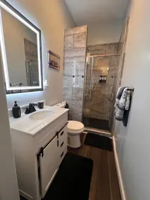 Modern Downtown stay | King Bed+Free Parking - Image 5