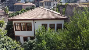 Historic Mansion for Rent in the Center - Image 4