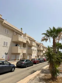 Apartment with A/C, swimming pool, and paddle/tennis court. - Image 5