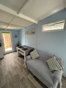 Spacious log cabin in Whitstable - Image 5