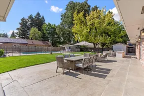Luxury Oasis w/ Pool & Putting Green• Sleeps 8 - Image 5