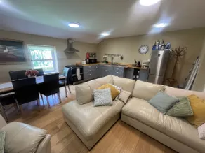 Family & Pet-Friendly 2BR | Garden, Parking - Image 2