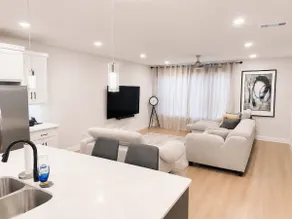 Entire house - Luxury 2 bedroom - Image 2