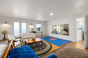 $99 Jul Female-friend, Amy’s penthouse getway - Image 3