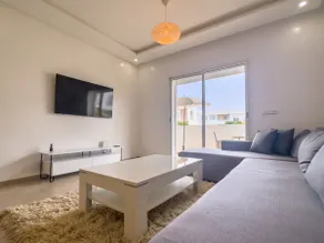 Luxury apartment with a pool - Image 5