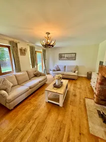 Charming country oak beamed home - Image 3