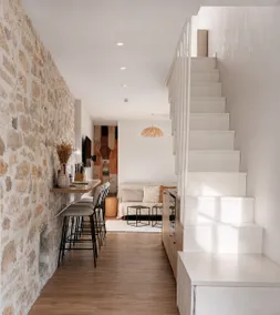 Designer duplex • Unconventional • Air-conditioned - Image 3