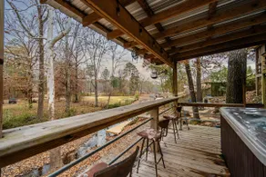 Lakefront w/Hot-Tub, Pool, Fishing Dock & Porch - Image 4