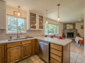 Tanglewood: Dog-Friendly Retreat + Spacious Yard - Image 3
