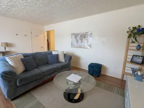 Centrally located in town! Work friendly. - Image 3