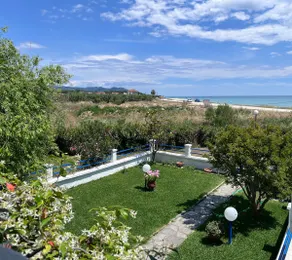 Deppy’s Seaside Maisonette - Image 2