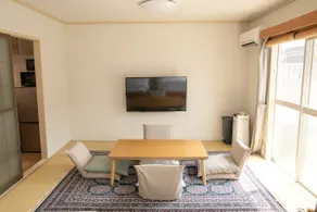 Life Field's apartment, a 90s Japanese neoclassical architecture apartment - Image 2