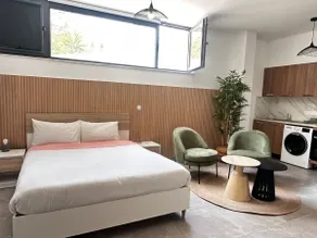 Elegant studio suite in brand new building - Image 2