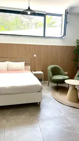 Elegant studio suite in brand new building - Image 4