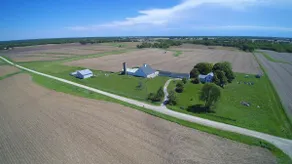 Grandma Moo's Farmhouse - Image 3