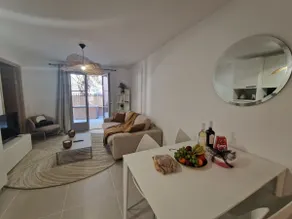 Cocoon and terrace, City center - Image 3