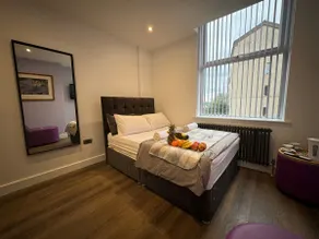 Superior Luxury Apartment private parking sleeps 3 - Image 2