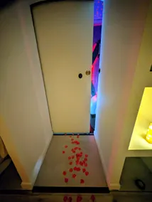 Air-conditioned Love Room • Hot Tub & Secret Room - Image 3