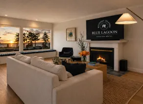 Water View, Chefs Kitchen, Fire pit & Fenced Yard - Image 4
