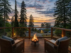 Water View, Chefs Kitchen, Fire pit & Fenced Yard - Image 4