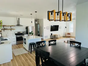 Spacious Remodeled Home, Large Lot & Modern Design - Image 2