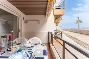Beachfront Apartment with Terrace & Ocean Views - Image 5