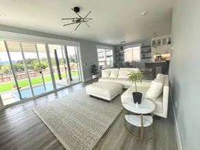 Charming House with Beautiful Sunset Views - Image 4