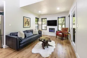 Huckleberry Shed •Pet Friendly • Hot Tub • Retreat - Image 3