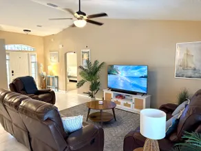 Pool Retreat & Minutes to Beach - Image 3