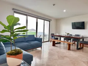 Beachfront apartment with pool - Image 2