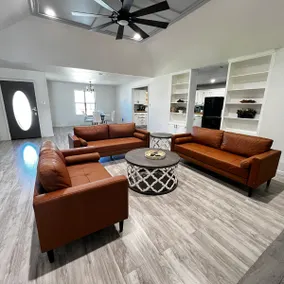 Newly renovated 5 bedroom in Southwest - Image 3