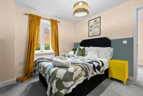 Stunning 5 BR House - Business Stays - Parking - Image 4