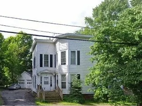 3BR Townhouse Near Clarkson SUNY | Walk Downtown - Image 2