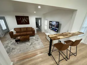 Modern apartment, sleeps 4! - Image 2
