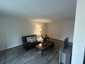 2 Bedroom apartment by the River - Image 4
