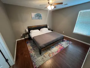 Urban Bliss. Spacious. 3 br/2 ba. Fenced backyard. - Image 5