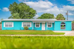 Turquoise Waters pool home >2 mi to Arts District - Image 2