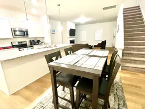 Luxury Living! Peaceful,Comfort and Spacious - Image 2